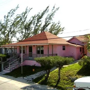 Отель Cookie House, Arthur's Town